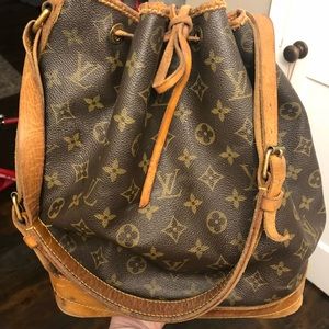 💯 Authentic Louis Vuitton Monogrammed Canvas Noe